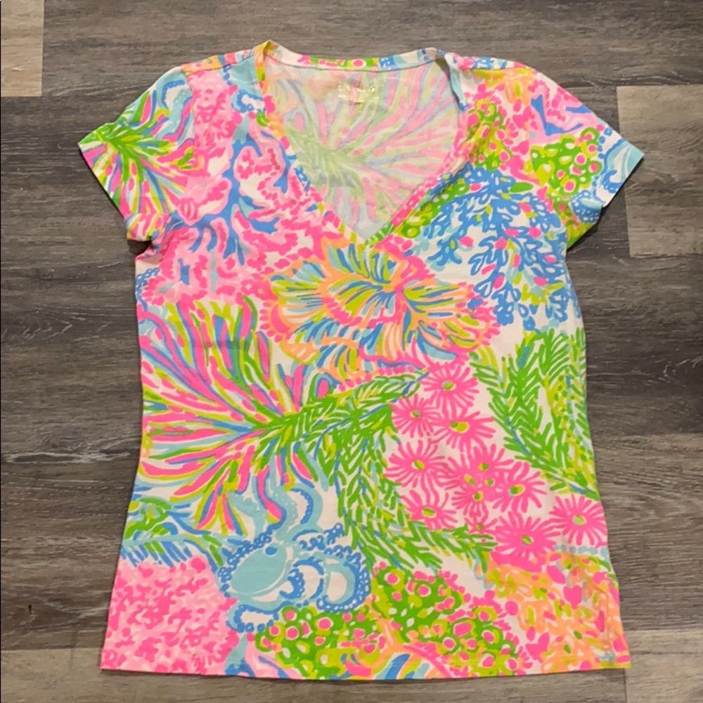 Lilly Pulitzer tshirt size Medium